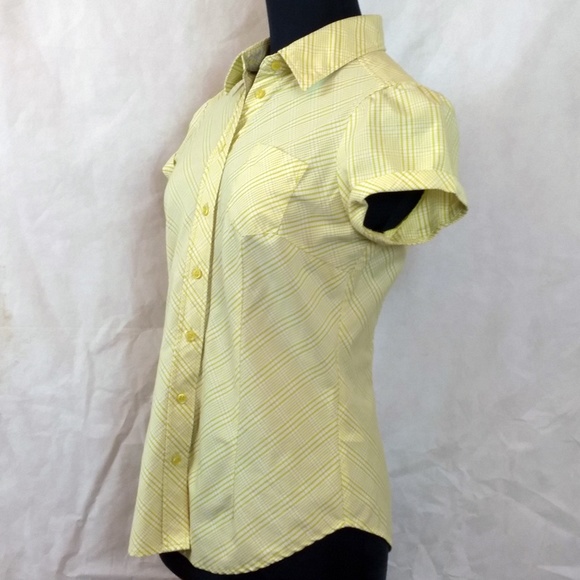 Stretch Cap-Sleeve Button-Down Top in Yellow/White - Picture 2 of 8